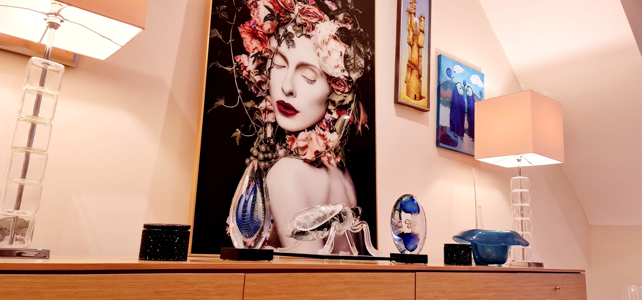 Elevating Spaces with Colourful Glass Interior Accessories: A Harmony of Aesthetics